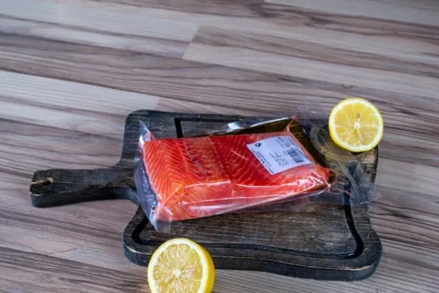 Семга кусок слабосоленая 500гр шт